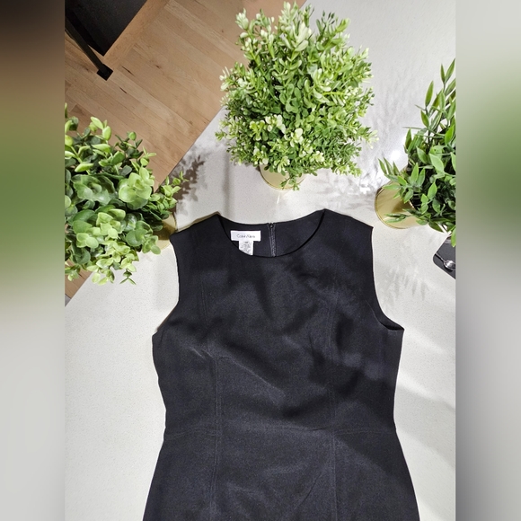 CALVIN KLEIN Parfaite petite robe noir de style classique et intemporelle - Picture 4 of 9